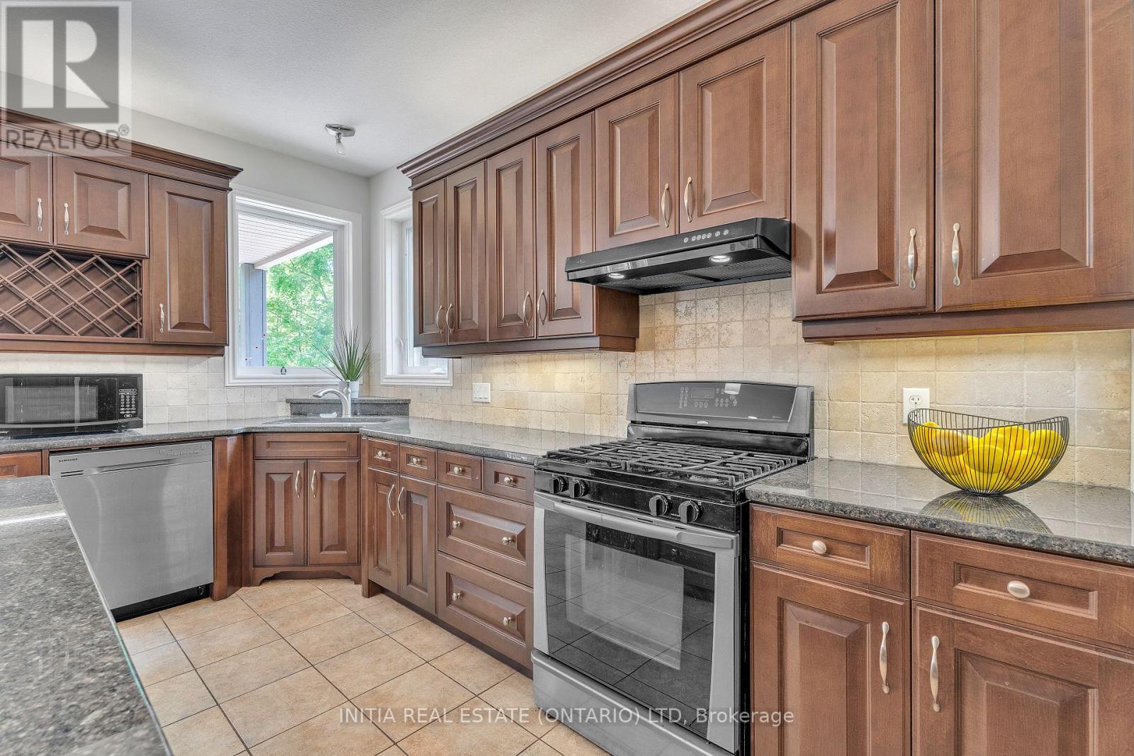 1557 Privet Place, London North, Ontario  N5X 0E7 - Photo 14 - X12496892