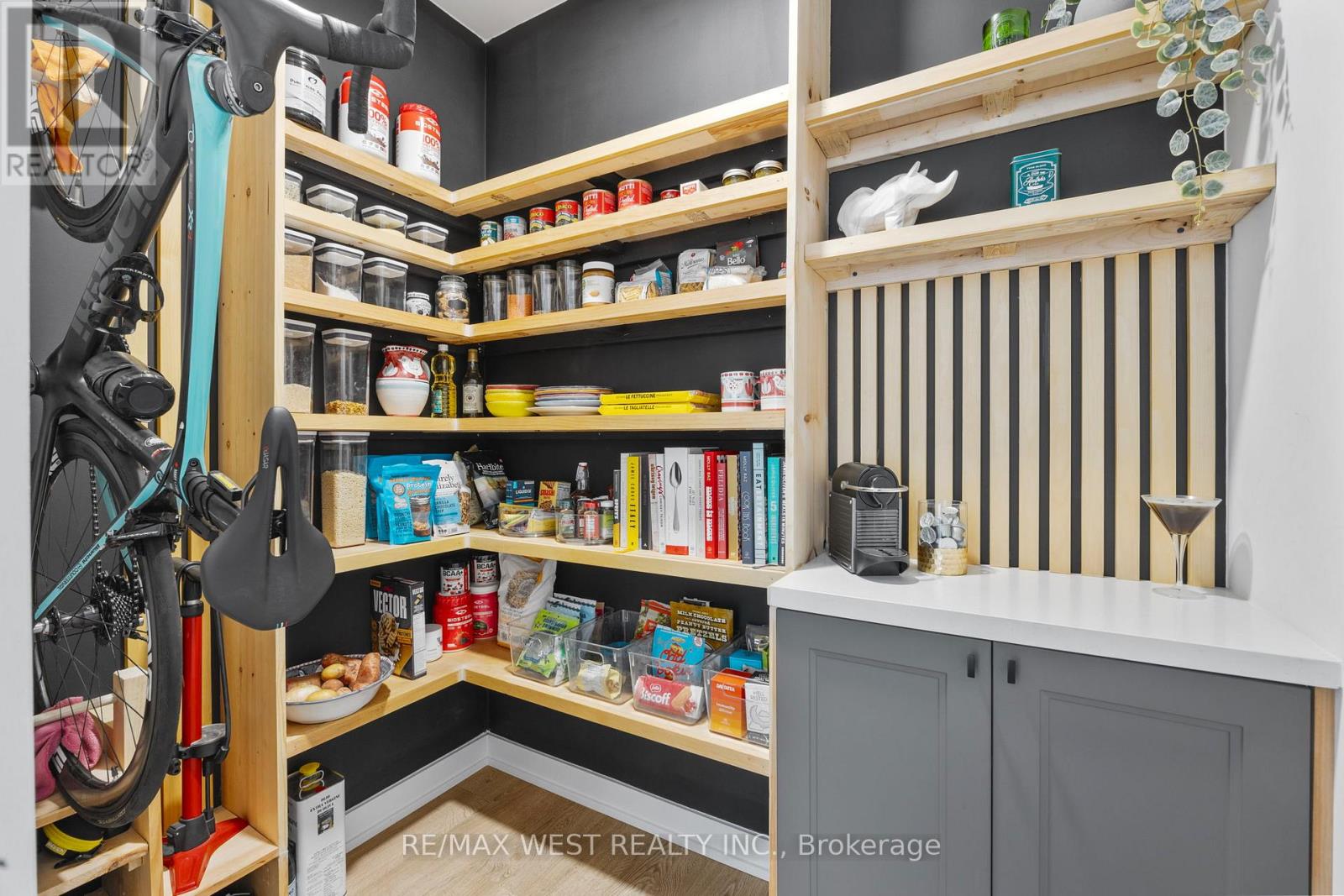 3902 - 1928 Lake Shore Boulevard W, Toronto, Ontario  M6S 0B1 - Photo 7 - W12496636