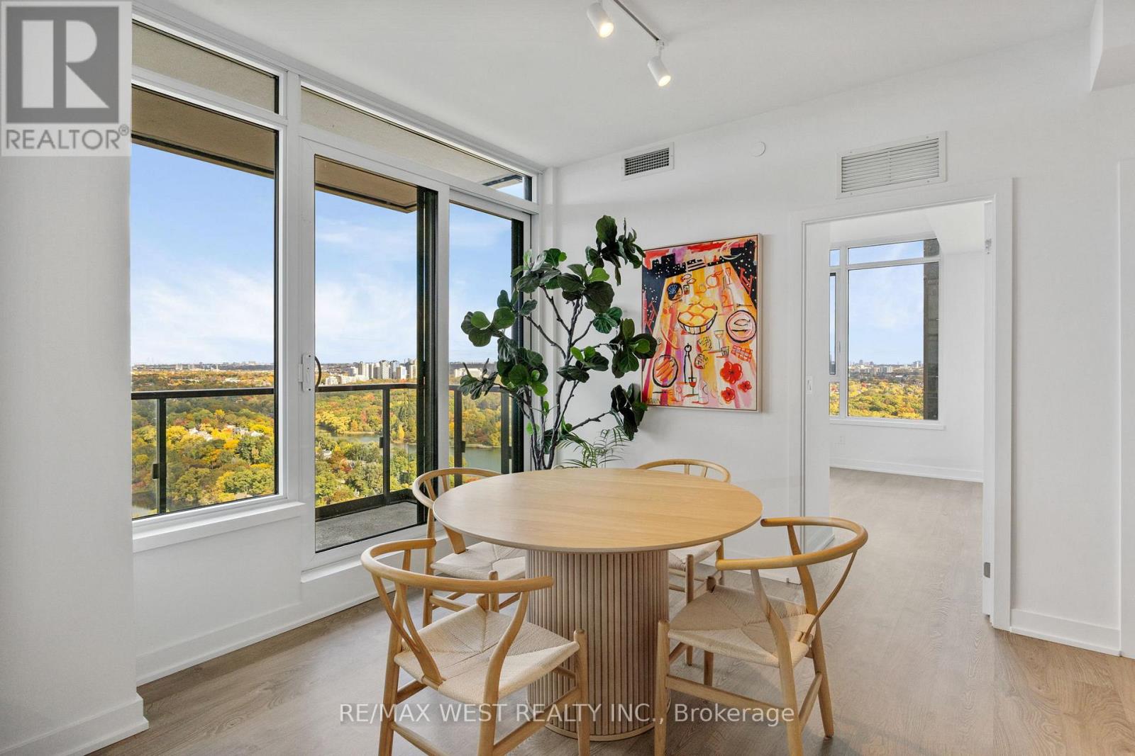 3902 - 1928 Lake Shore Boulevard W, Toronto, Ontario  M6S 0B1 - Photo 8 - W12496636