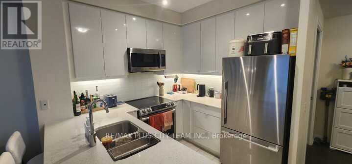 2010 - 50 Thomas Riley Road, Toronto, Ontario  M9B 0C5 - Photo 6 - W12496676