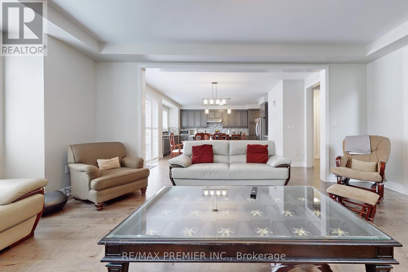 140 Magnolia Crescent, Oakville, Ontario  L6M 4M1 - Photo 12 - W12496680