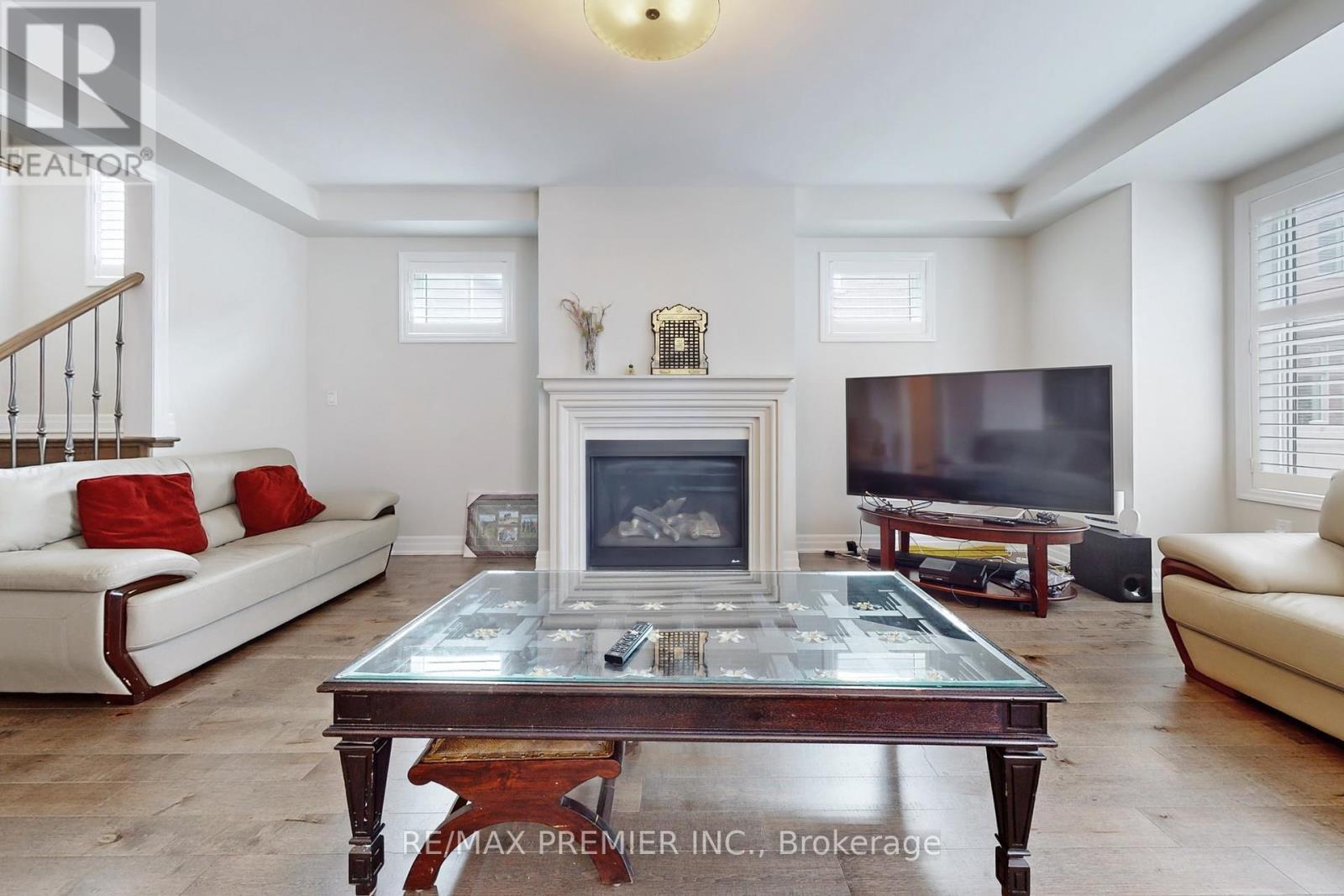 140 Magnolia Crescent, Oakville, Ontario  L6M 4M1 - Photo 14 - W12496680