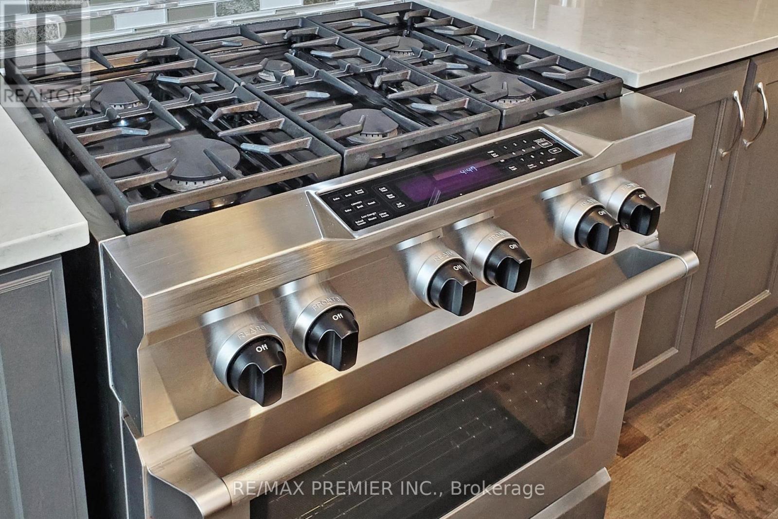 140 Magnolia Crescent, Oakville, Ontario  L6M 4M1 - Photo 19 - W12496680