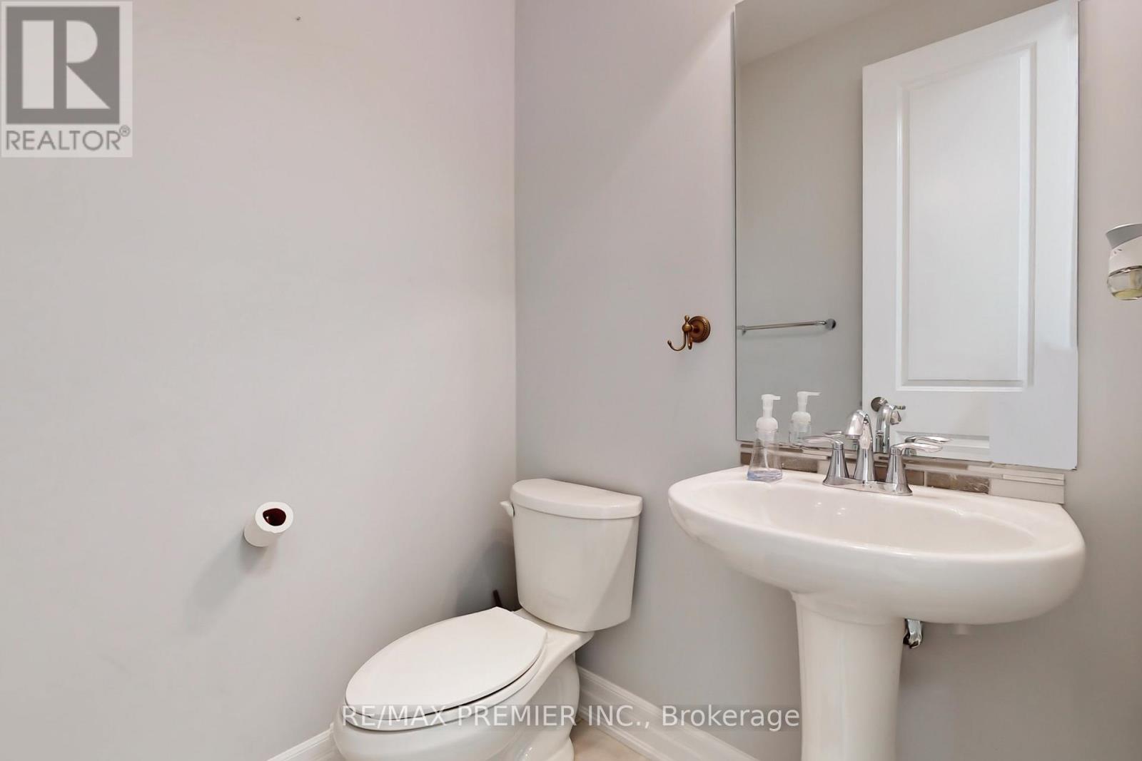 140 Magnolia Crescent, Oakville, Ontario  L6M 4M1 - Photo 22 - W12496680