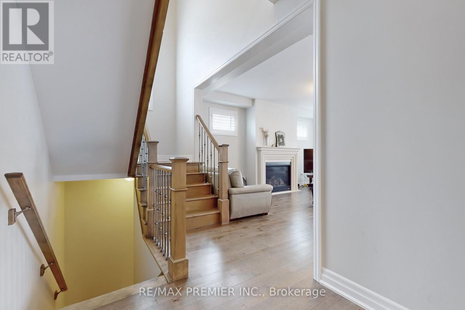 140 Magnolia Crescent, Oakville, Ontario  L6M 4M1 - Photo 23 - W12496680