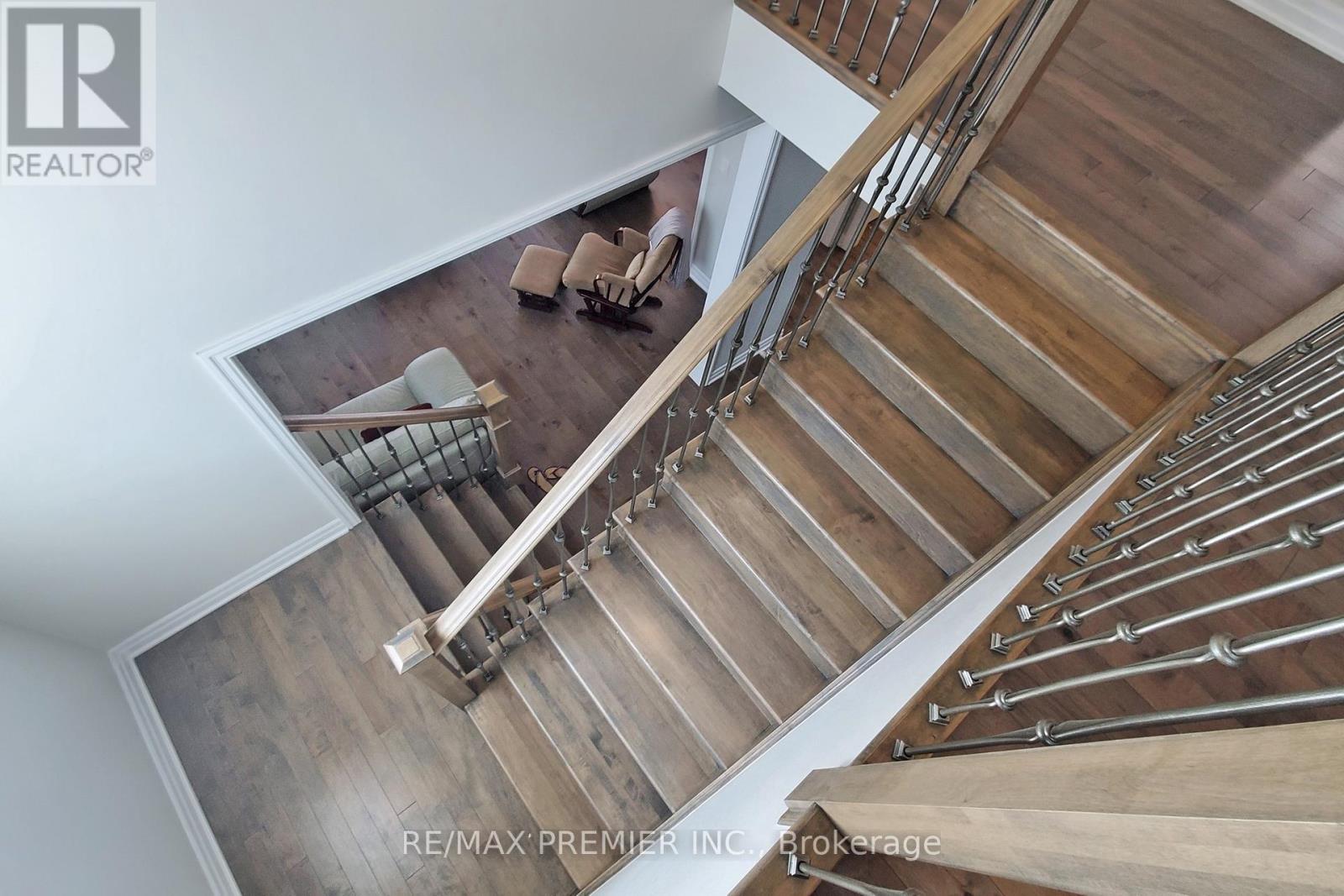 140 Magnolia Crescent, Oakville, Ontario  L6M 4M1 - Photo 24 - W12496680