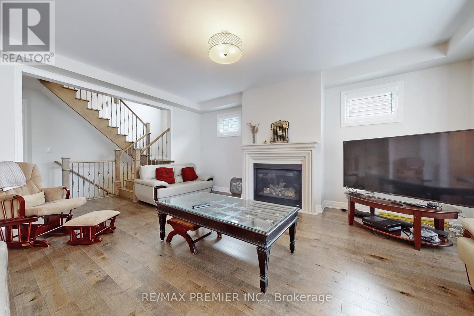 140 Magnolia Crescent, Oakville, Ontario  L6M 4M1 - Photo 25 - W12496680