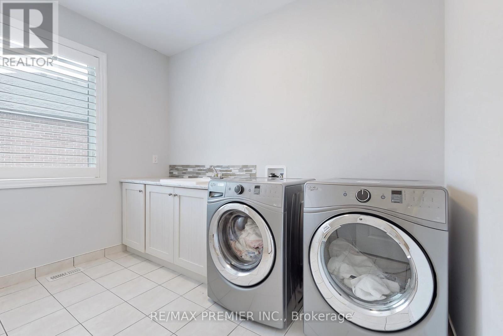 140 Magnolia Crescent, Oakville, Ontario  L6M 4M1 - Photo 41 - W12496680