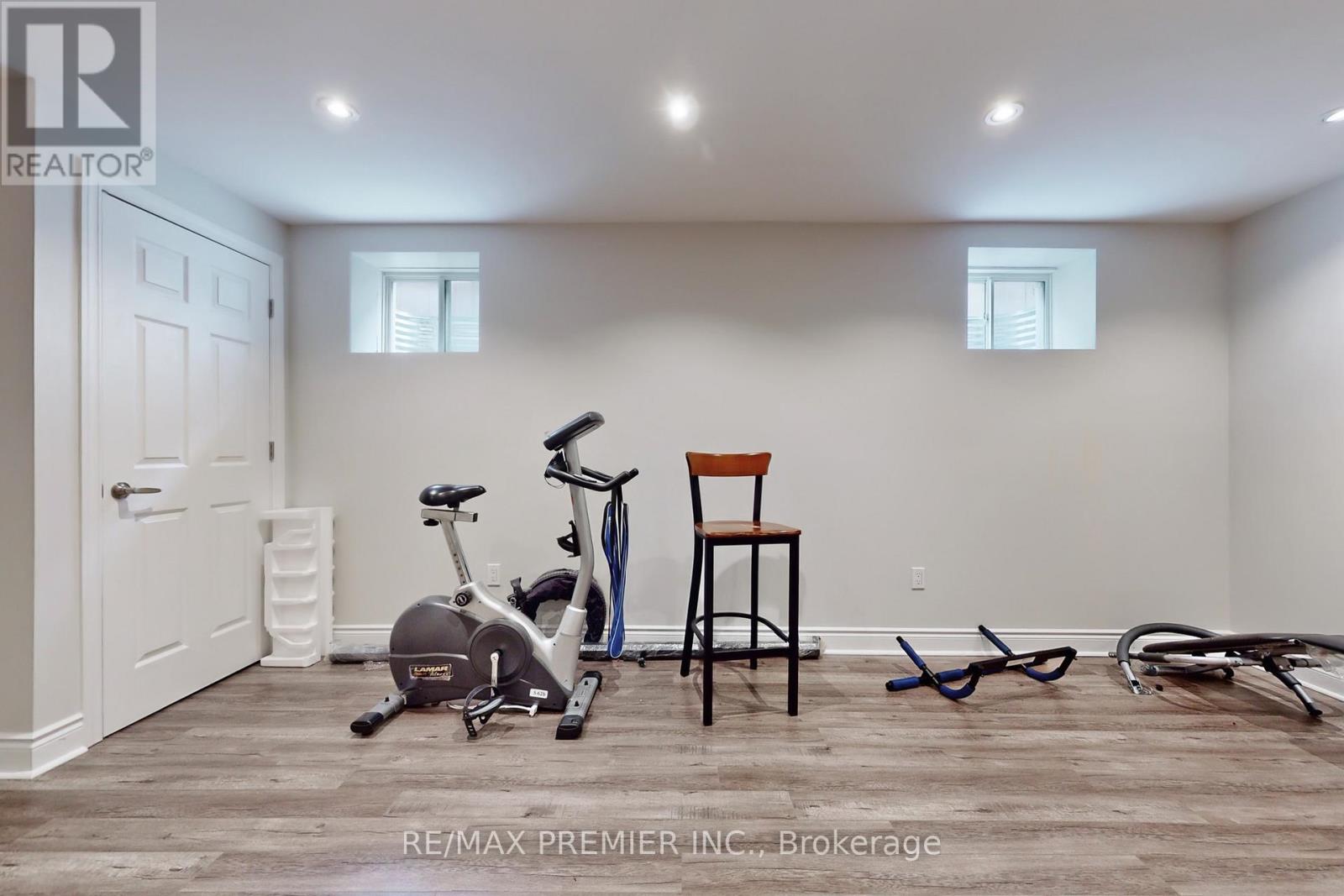 140 Magnolia Crescent, Oakville, Ontario  L6M 4M1 - Photo 45 - W12496680