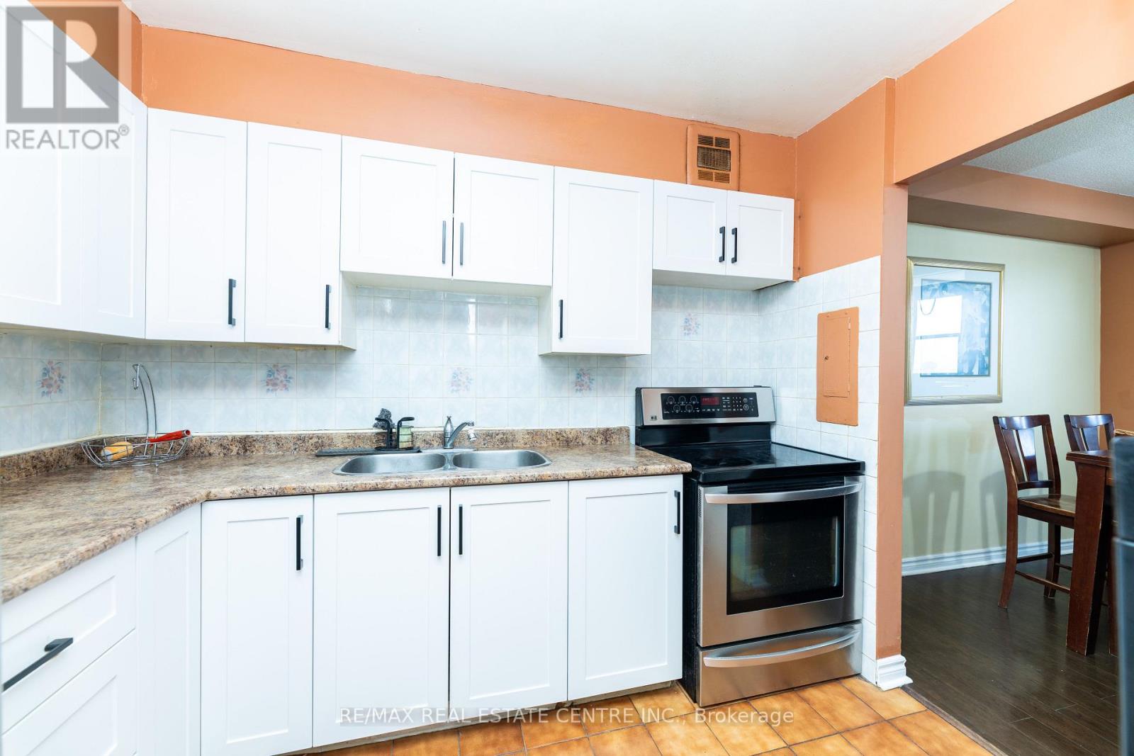 1009 - 3390 Weston Road, Toronto, Ontario  M9M 2X3 - Photo 17 - W12496684