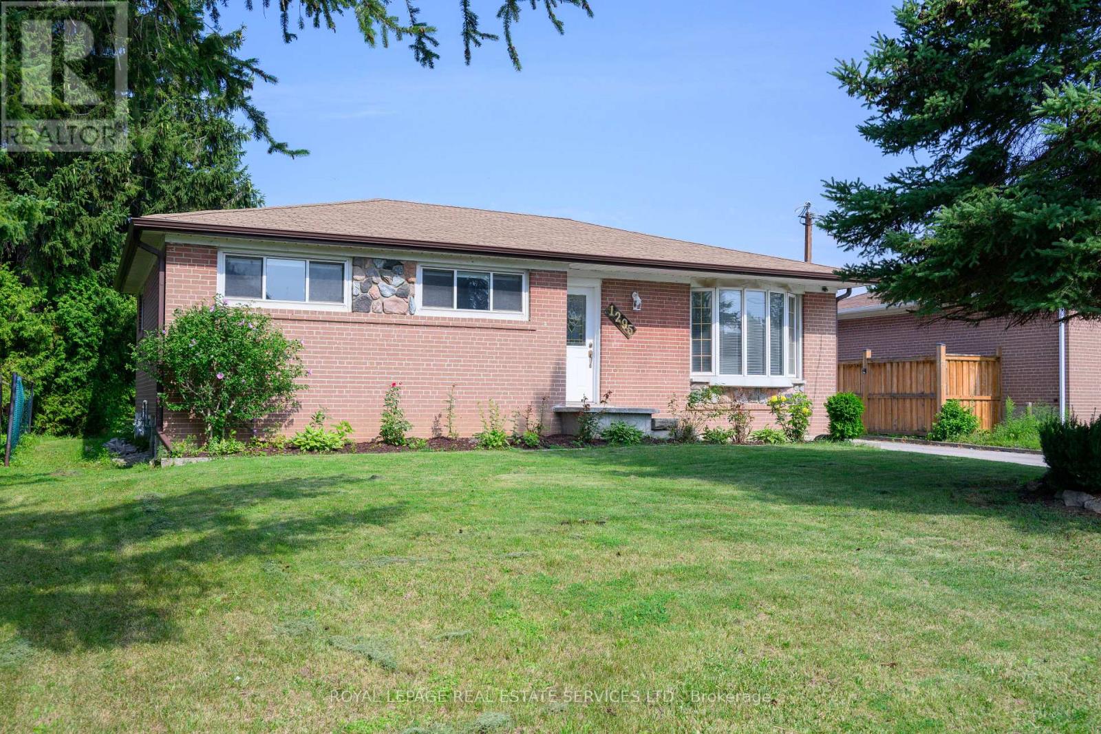 LOWER - 1295 PINEGROVE ROAD, Oakville, Ontario