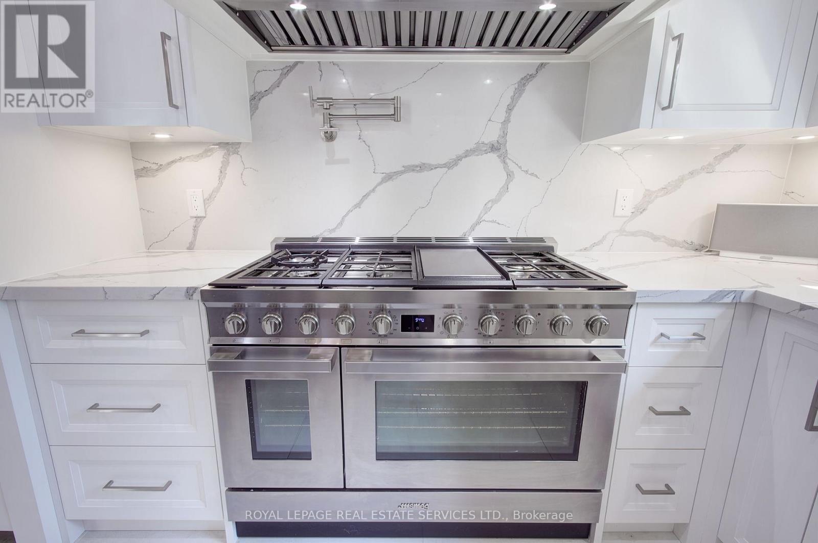 1079 Skyvalley Crescent, Oakville, Ontario  L6M 3L2 - Photo 10 - W12496756