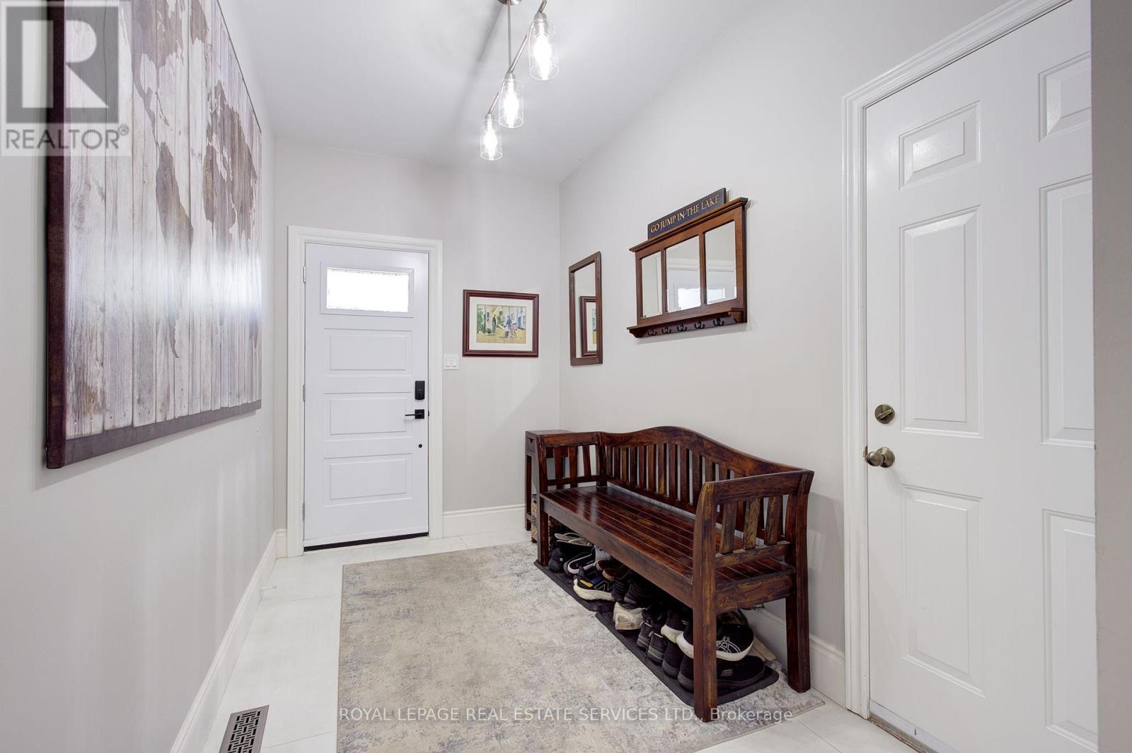 1079 Skyvalley Crescent, Oakville, Ontario  L6M 3L2 - Photo 18 - W12496756