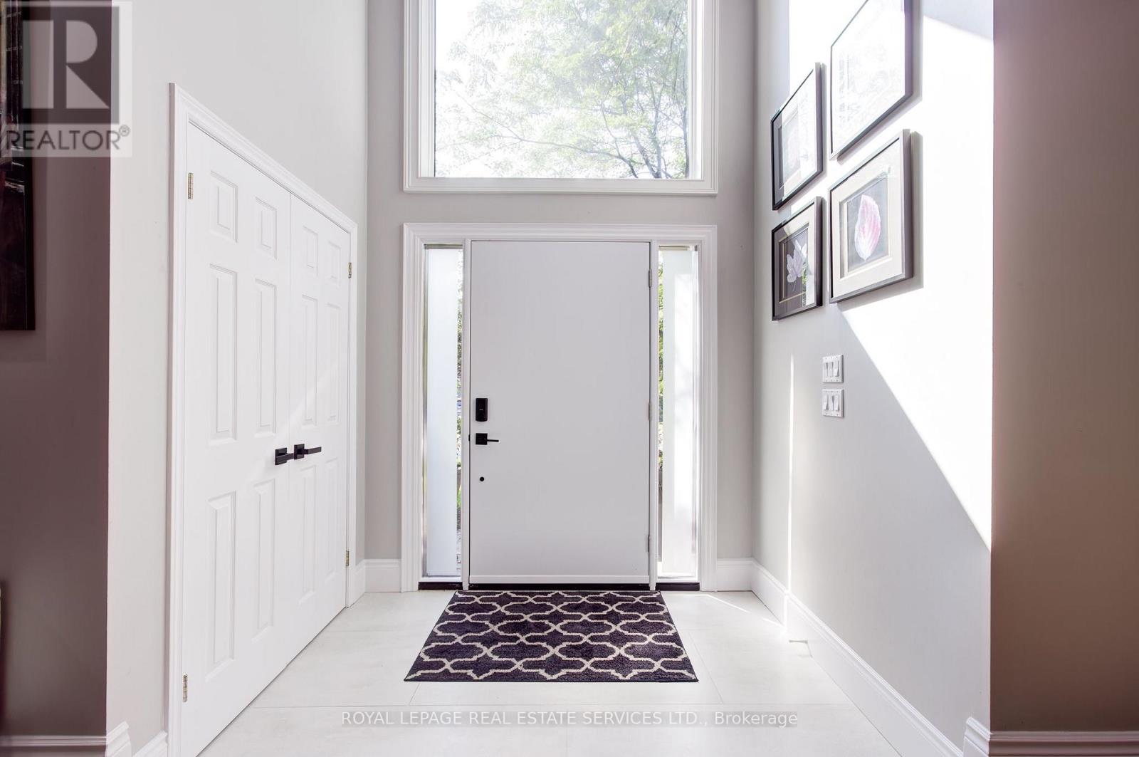 1079 Skyvalley Crescent, Oakville, Ontario  L6M 3L2 - Photo 4 - W12496756