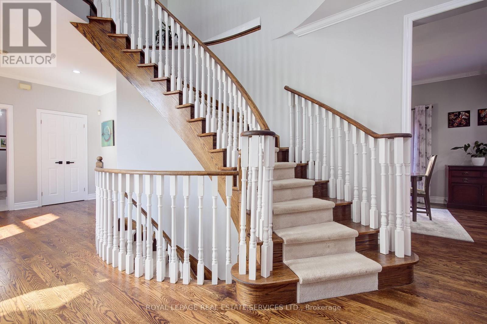 1079 Skyvalley Crescent, Oakville, Ontario  L6M 3L2 - Photo 6 - W12496756