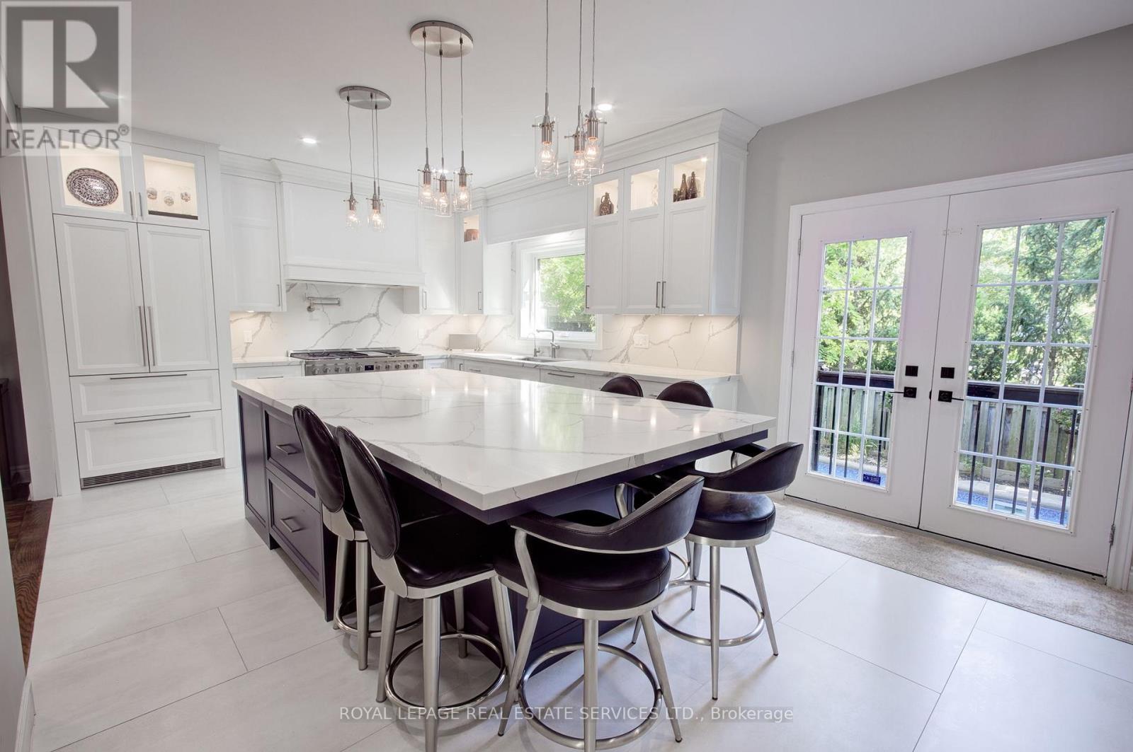 1079 Skyvalley Crescent, Oakville, Ontario  L6M 3L2 - Photo 8 - W12496756