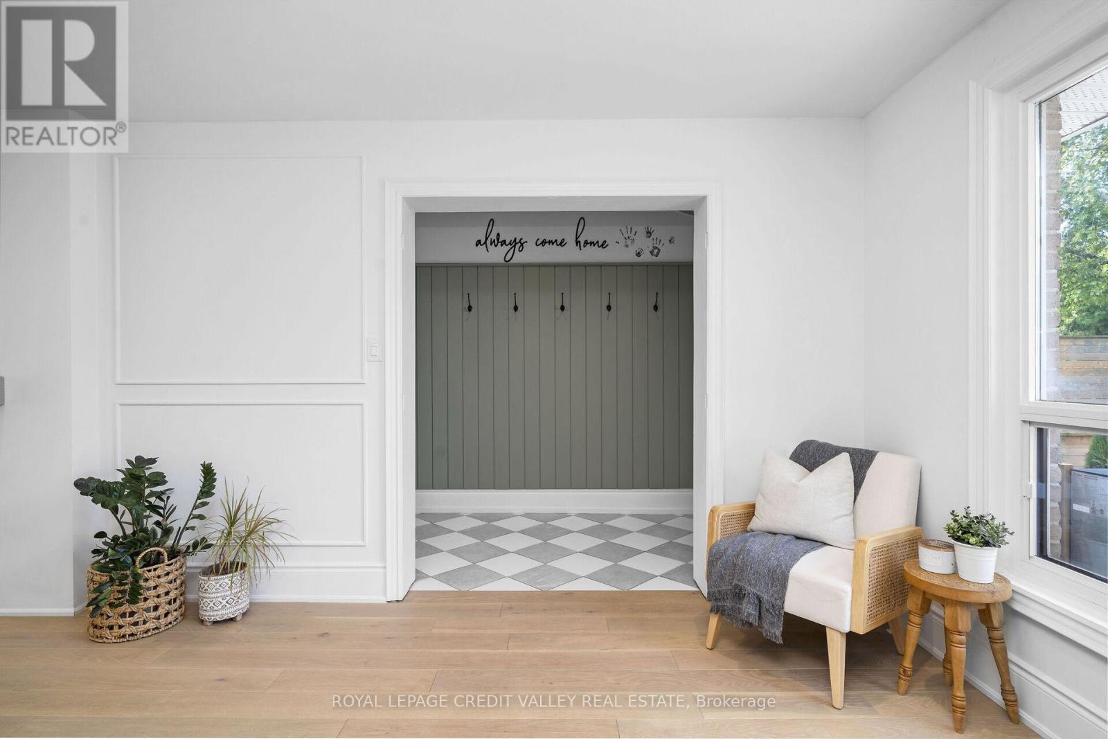 47 Larry Street, Caledon, Ontario  L7C 1K8 - Photo 14 - W12496788