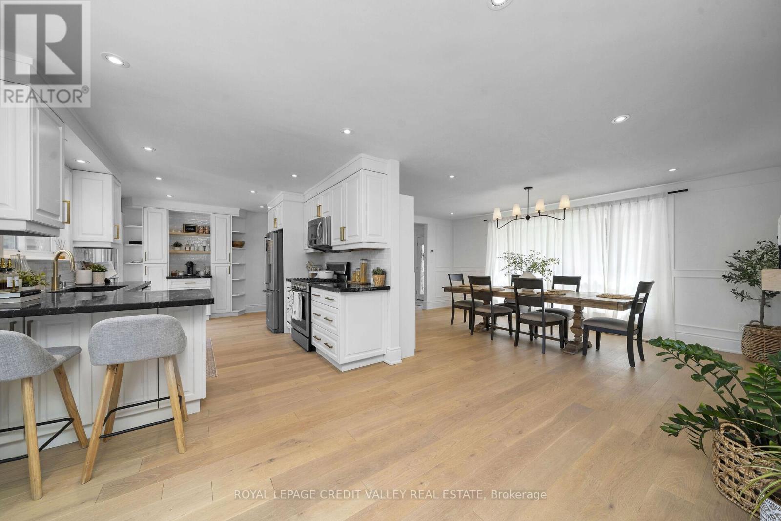 47 Larry Street, Caledon, Ontario  L7C 1K8 - Photo 16 - W12496788