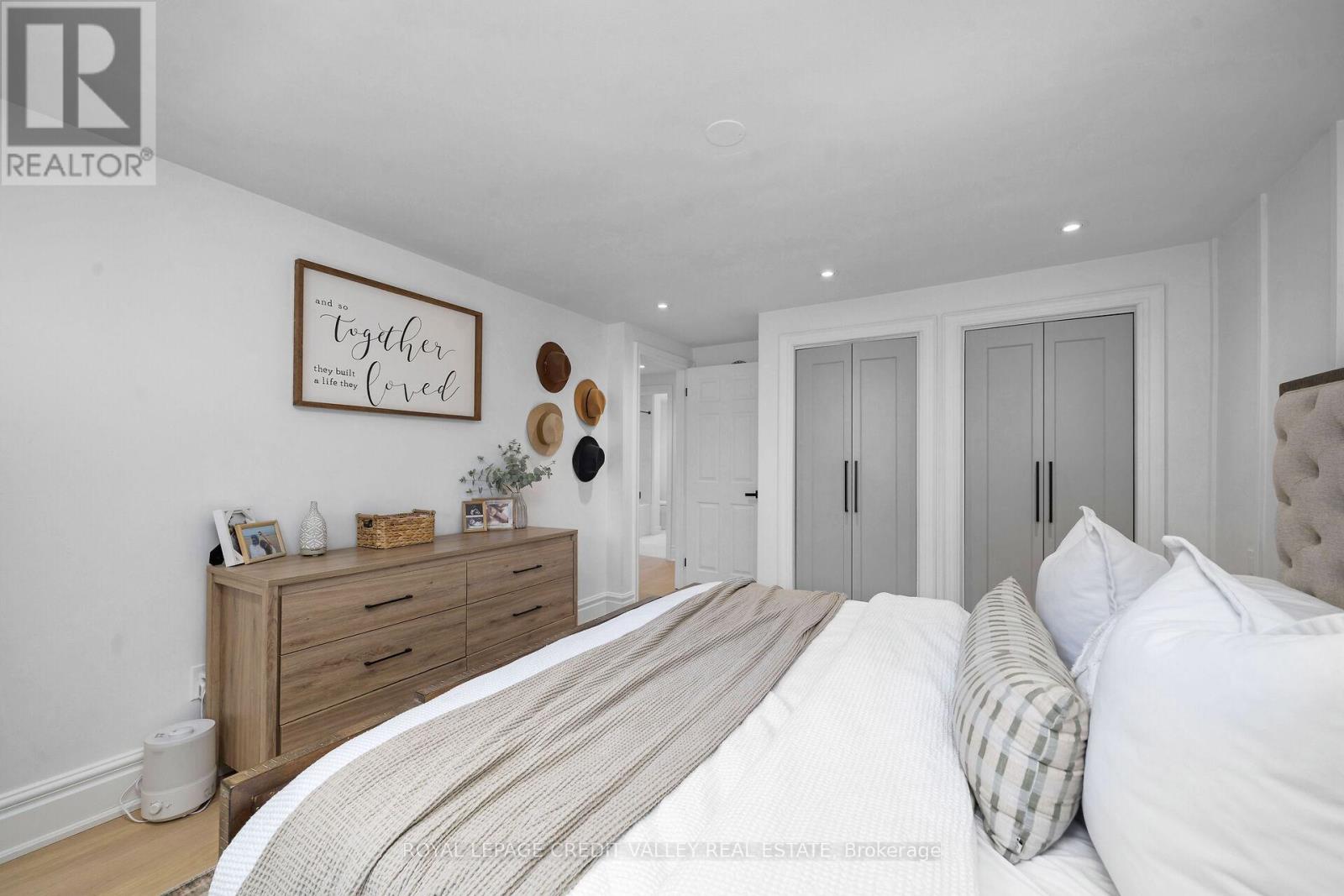 47 Larry Street, Caledon, Ontario  L7C 1K8 - Photo 18 - W12496788