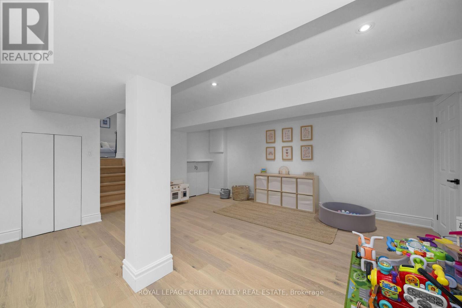 47 Larry Street, Caledon, Ontario  L7C 1K8 - Photo 34 - W12496788