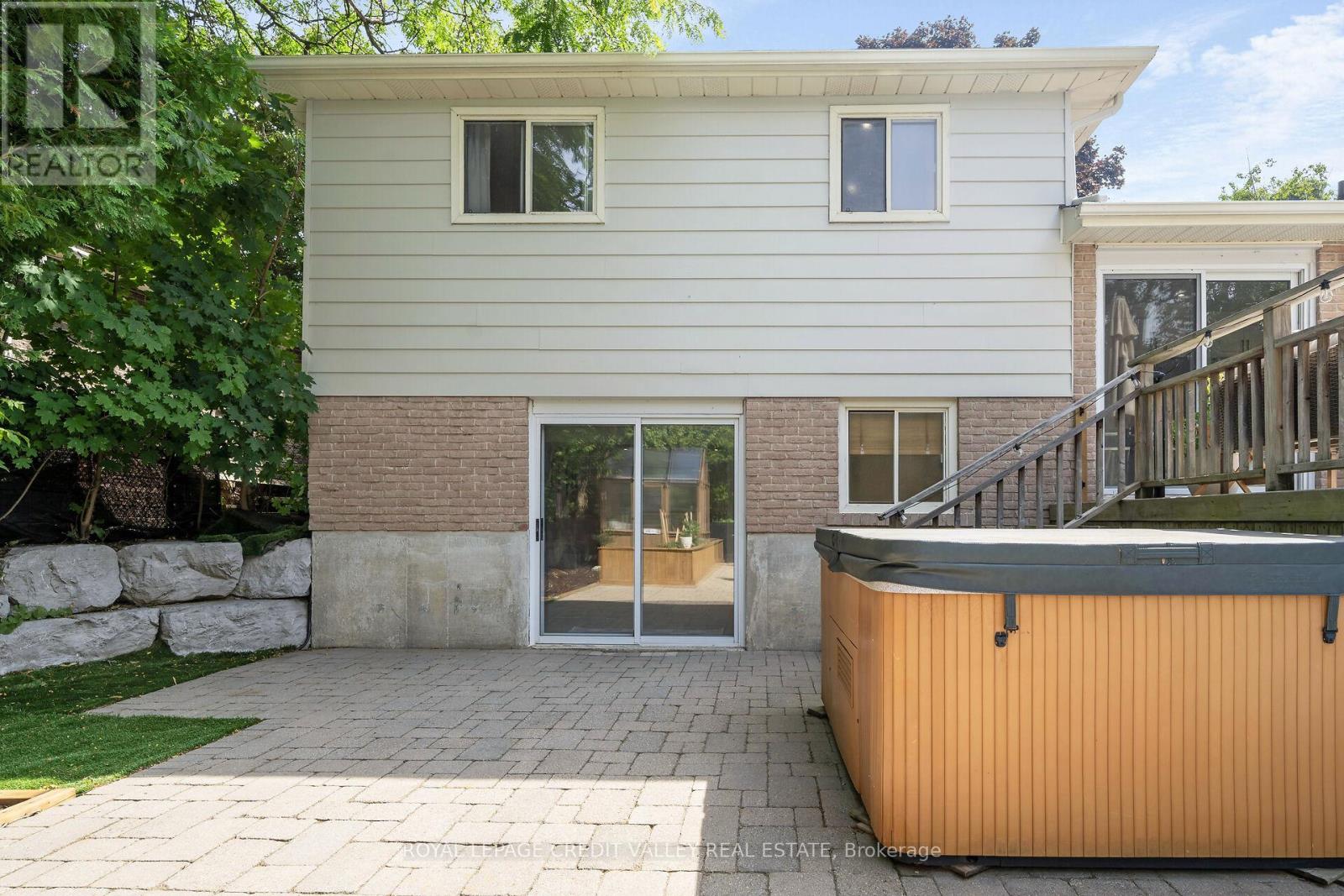 47 Larry Street, Caledon, Ontario  L7C 1K8 - Photo 45 - W12496788