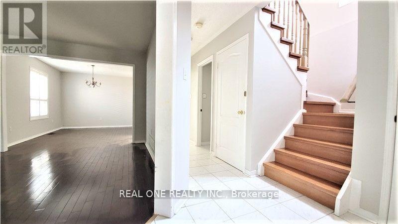 2885 Galleon Crescent, Mississauga, Ontario  L5M 5V1 - Photo 2 - W12496794