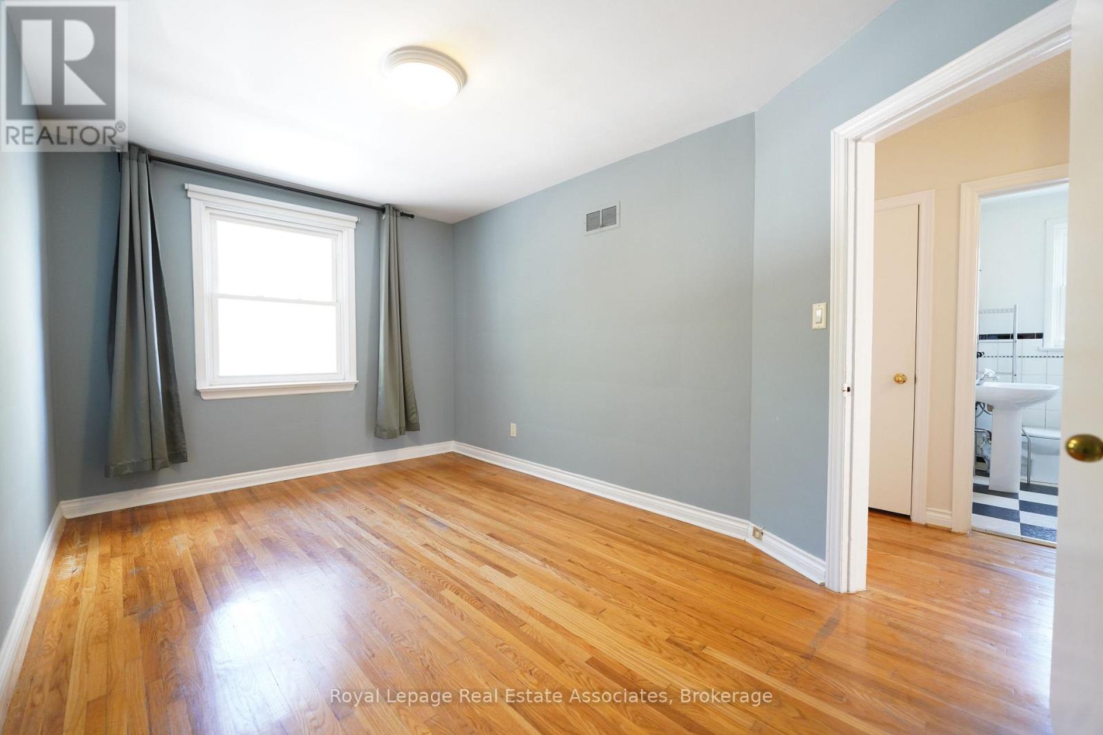 Upper - 9 Mississauga Road N, Mississauga, Ontario  L5H 2H5 - Photo 12 - W12496818