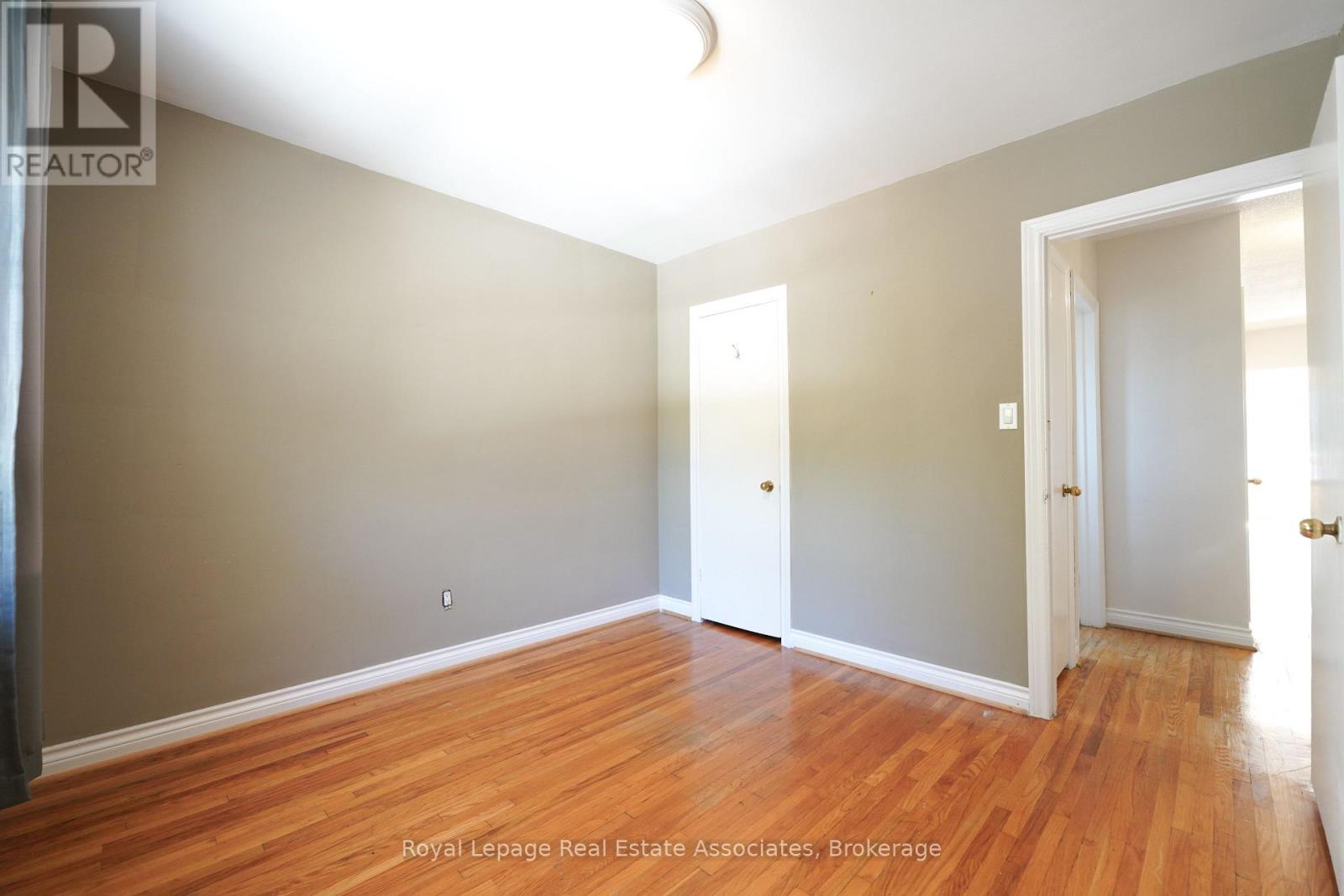 Upper - 9 Mississauga Road N, Mississauga, Ontario  L5H 2H5 - Photo 18 - W12496818