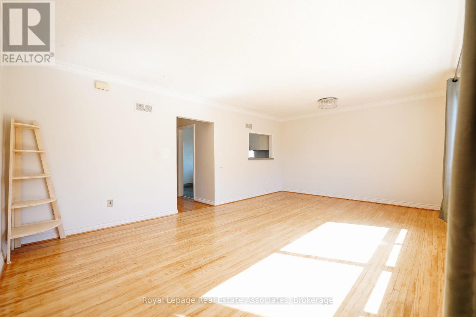 Upper - 9 Mississauga Road N, Mississauga, Ontario  L5H 2H5 - Photo 6 - W12496818