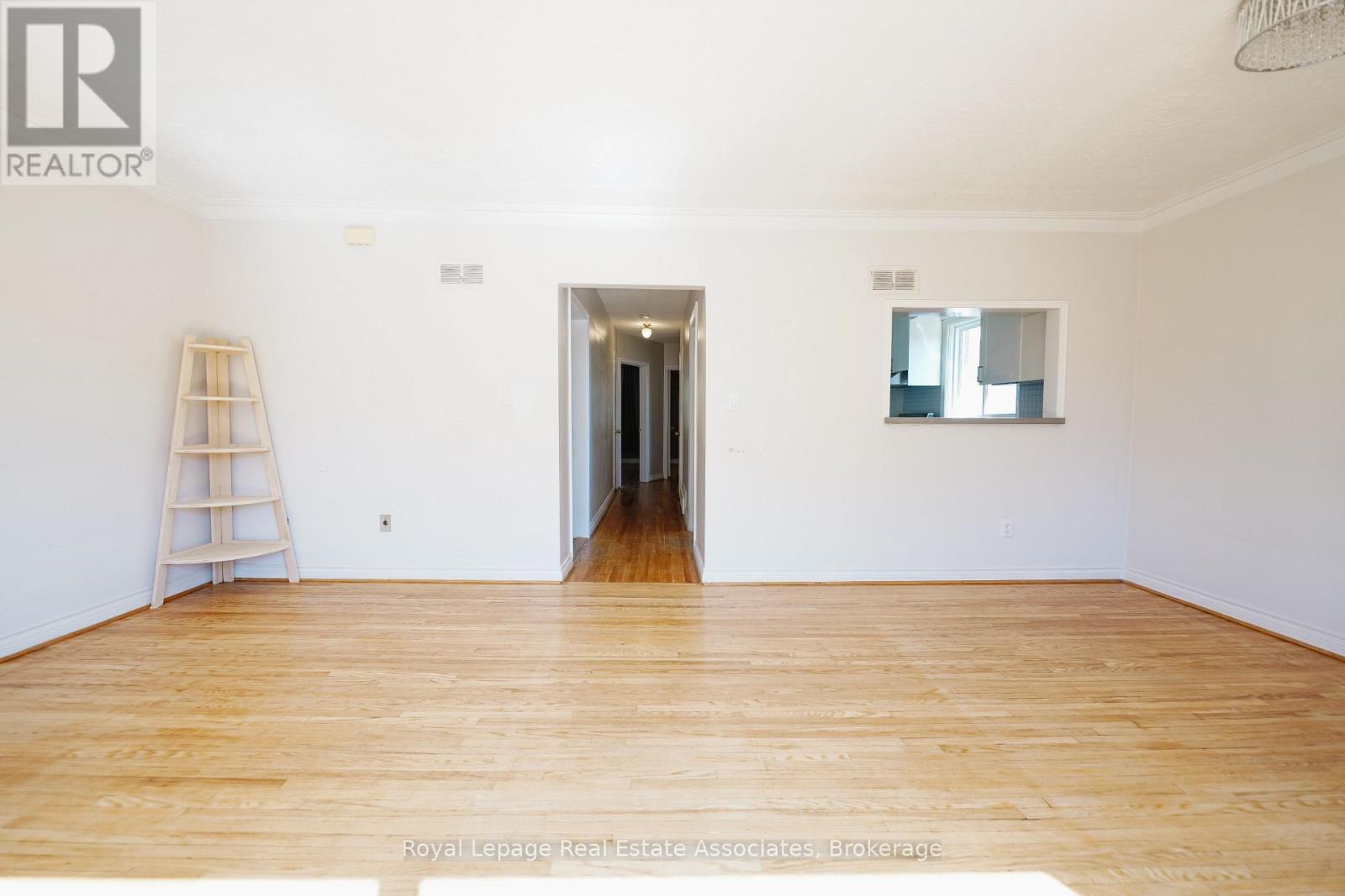 Upper - 9 Mississauga Road N, Mississauga, Ontario  L5H 2H5 - Photo 8 - W12496818