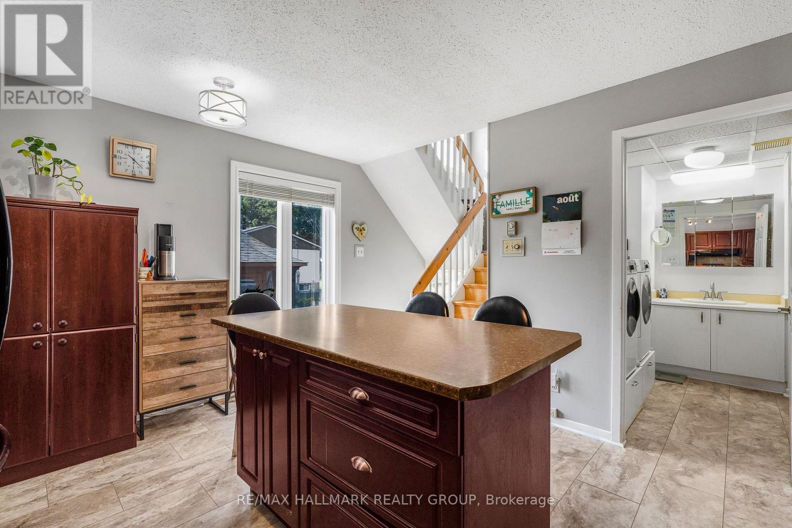 1115 Cholette Crescent, Ottawa, Ontario  K1C 1T4 - Photo 5 - X12496944