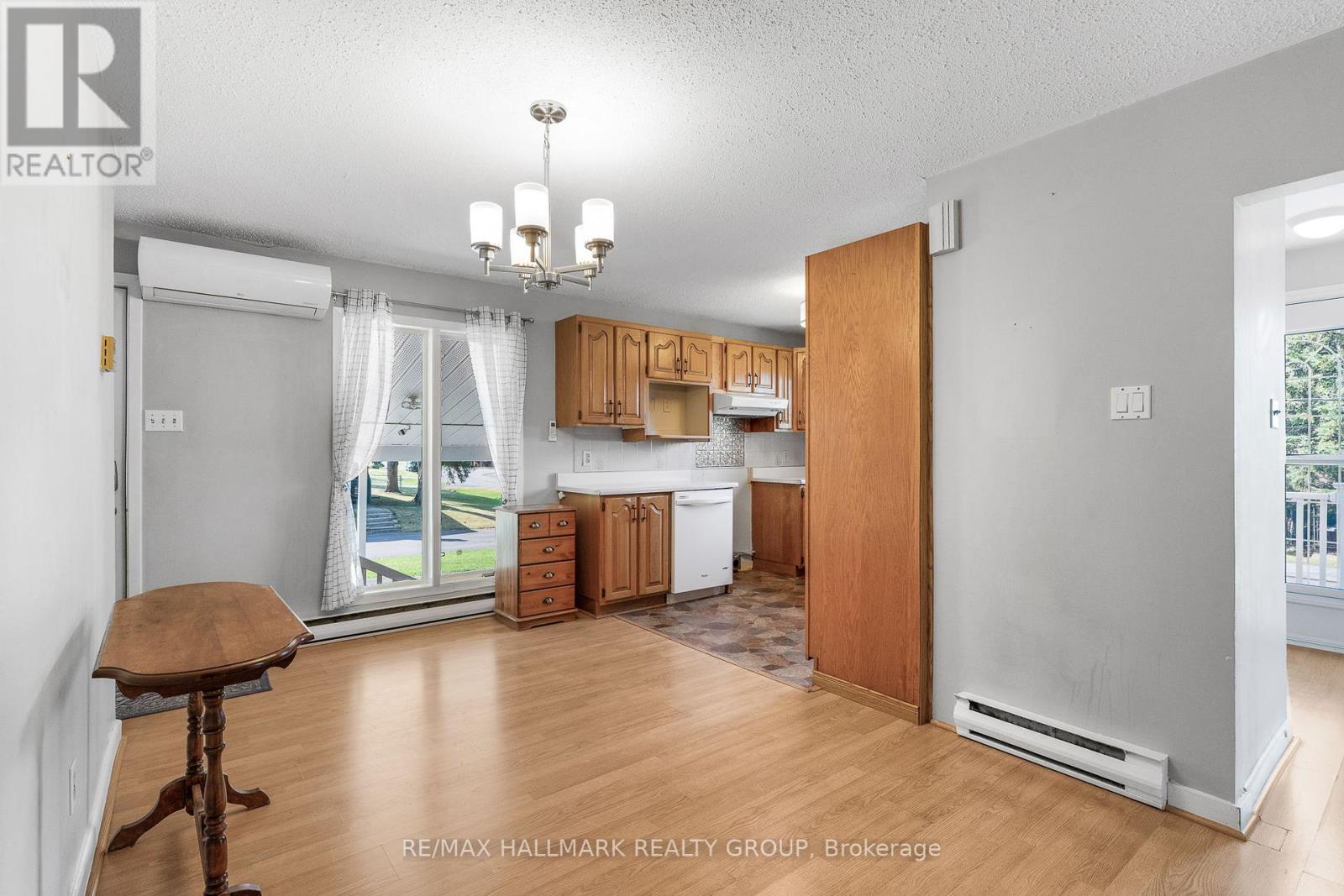 1111 Cholette Crescent, Ottawa, Ontario  K1C 1T4 - Photo 4 - X12496946