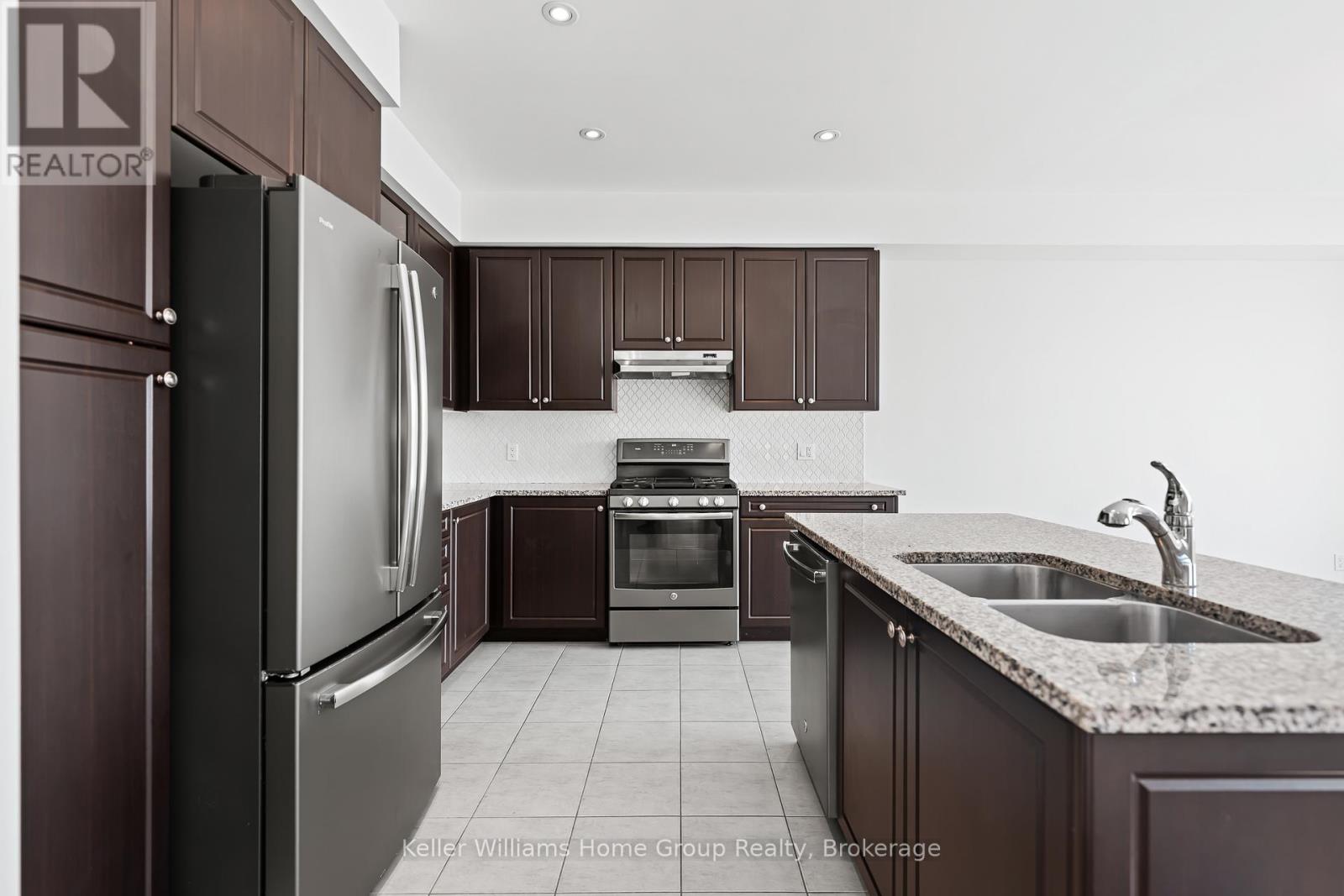 31 Kay Crescent, Centre Wellington, Ontario  N1M 2B2 - Photo 16 - X12492130