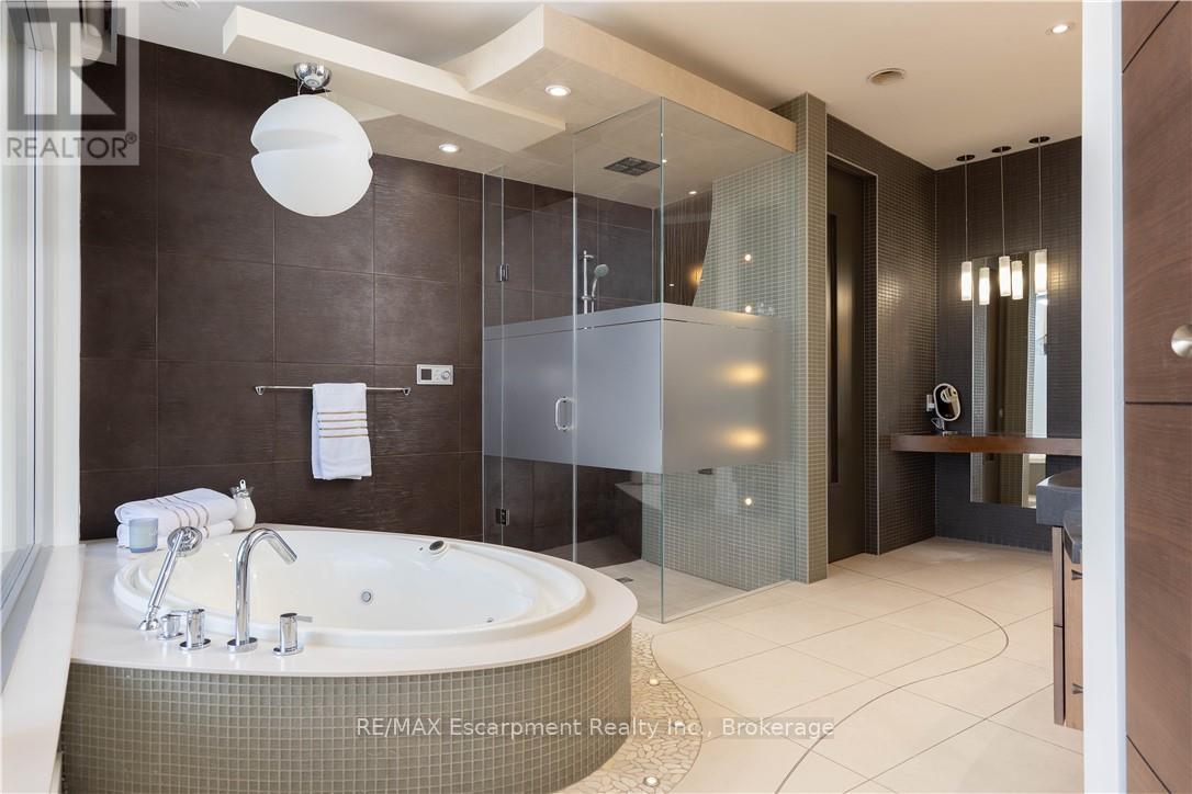 1540 Watersedge Road, Mississauga (Clarkson), Ontario  L5J 1A4 - Photo 23 - W12496928