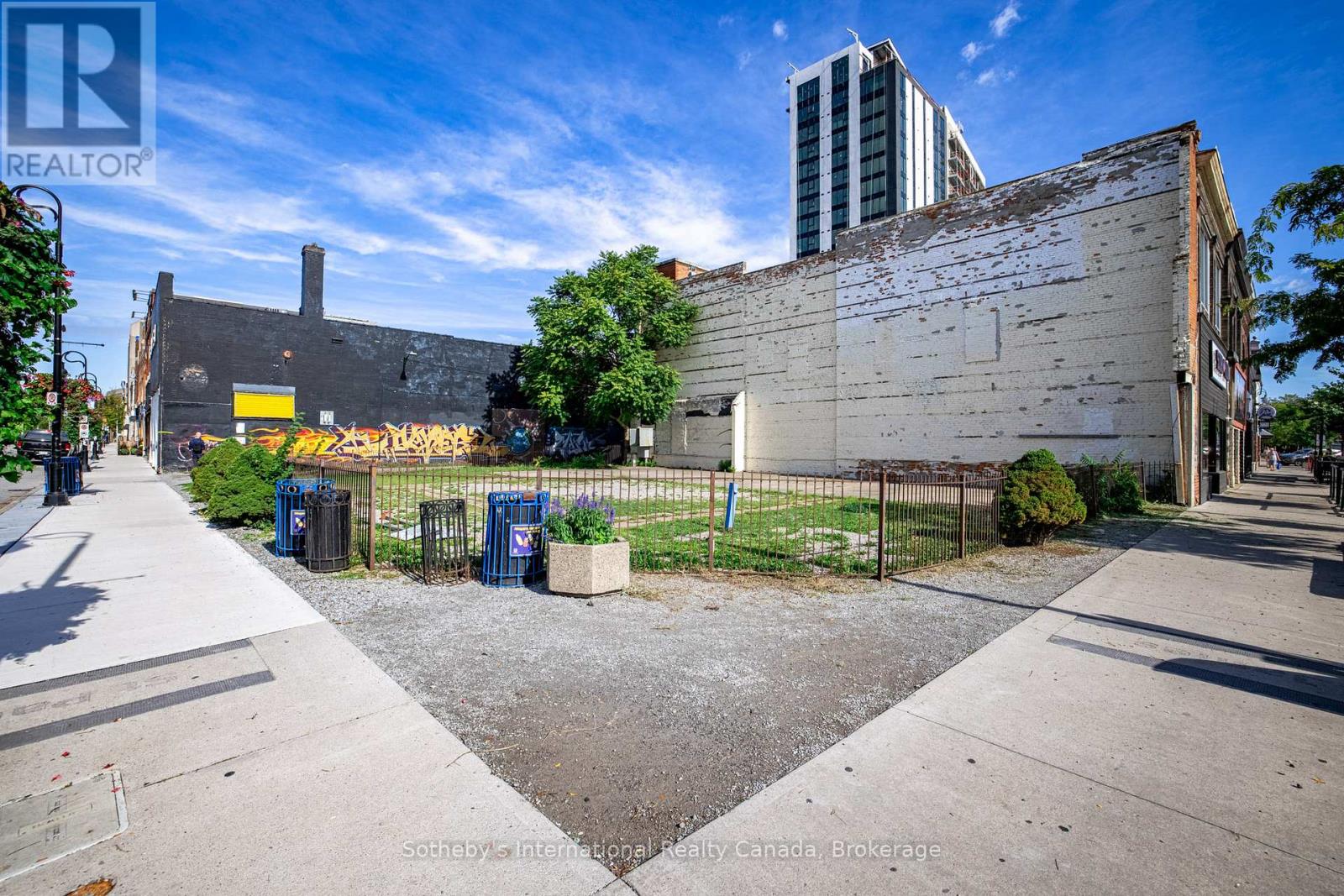 201 St. Paul Street, St. Catharines (Downtown), Ontario  L2R 3M6 - Photo 7 - X12496846