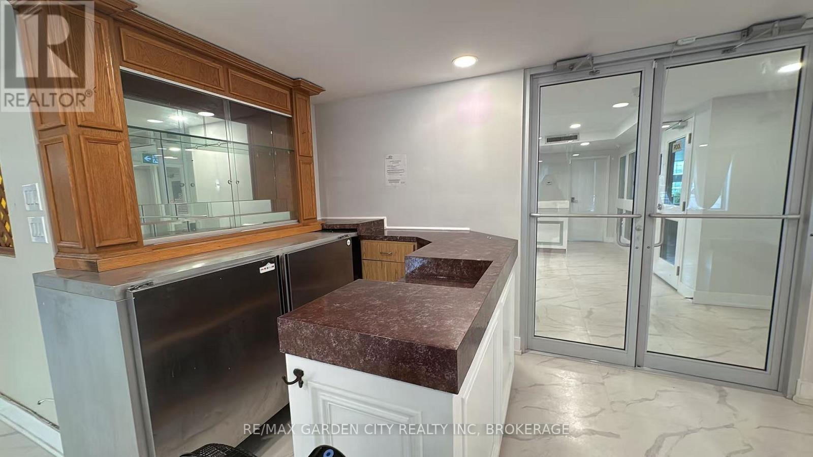 Commercial Unit - 7737 Lundy's Lane, Niagara Falls, Ontario  L2H 1H3 - Photo 14 - X12496902