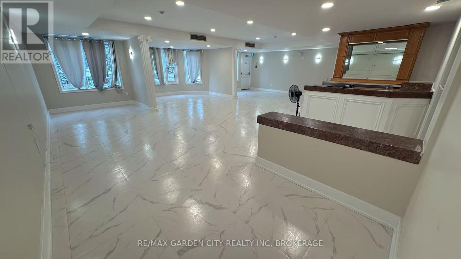 Commercial Unit - 7737 Lundy's Lane, Niagara Falls, Ontario  L2H 1H3 - Photo 16 - X12496902