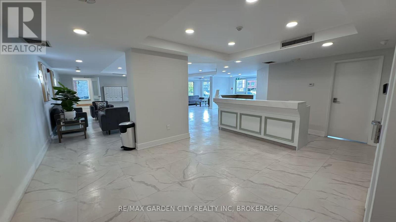 Commercial Unit - 7737 Lundy's Lane, Niagara Falls, Ontario  L2H 1H3 - Photo 19 - X12496902