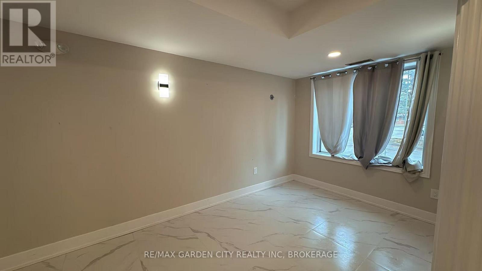 Commercial Unit - 7737 Lundy's Lane, Niagara Falls, Ontario  L2H 1H3 - Photo 21 - X12496902