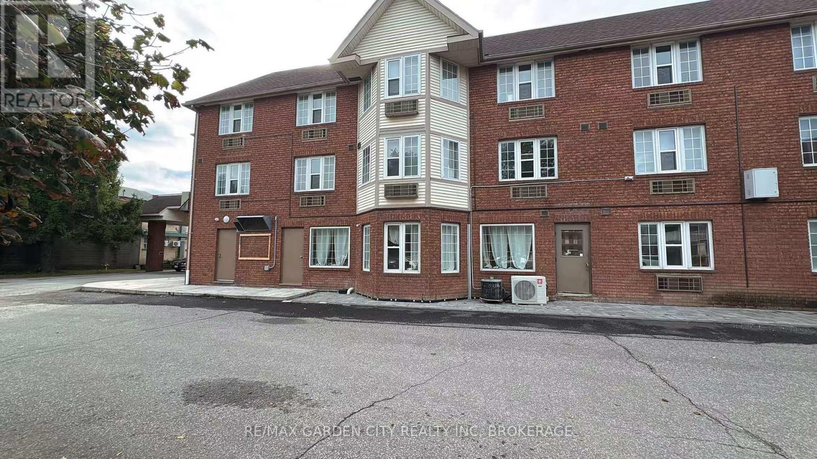 Commercial Unit - 7737 Lundy's Lane, Niagara Falls, Ontario  L2H 1H3 - Photo 25 - X12496902