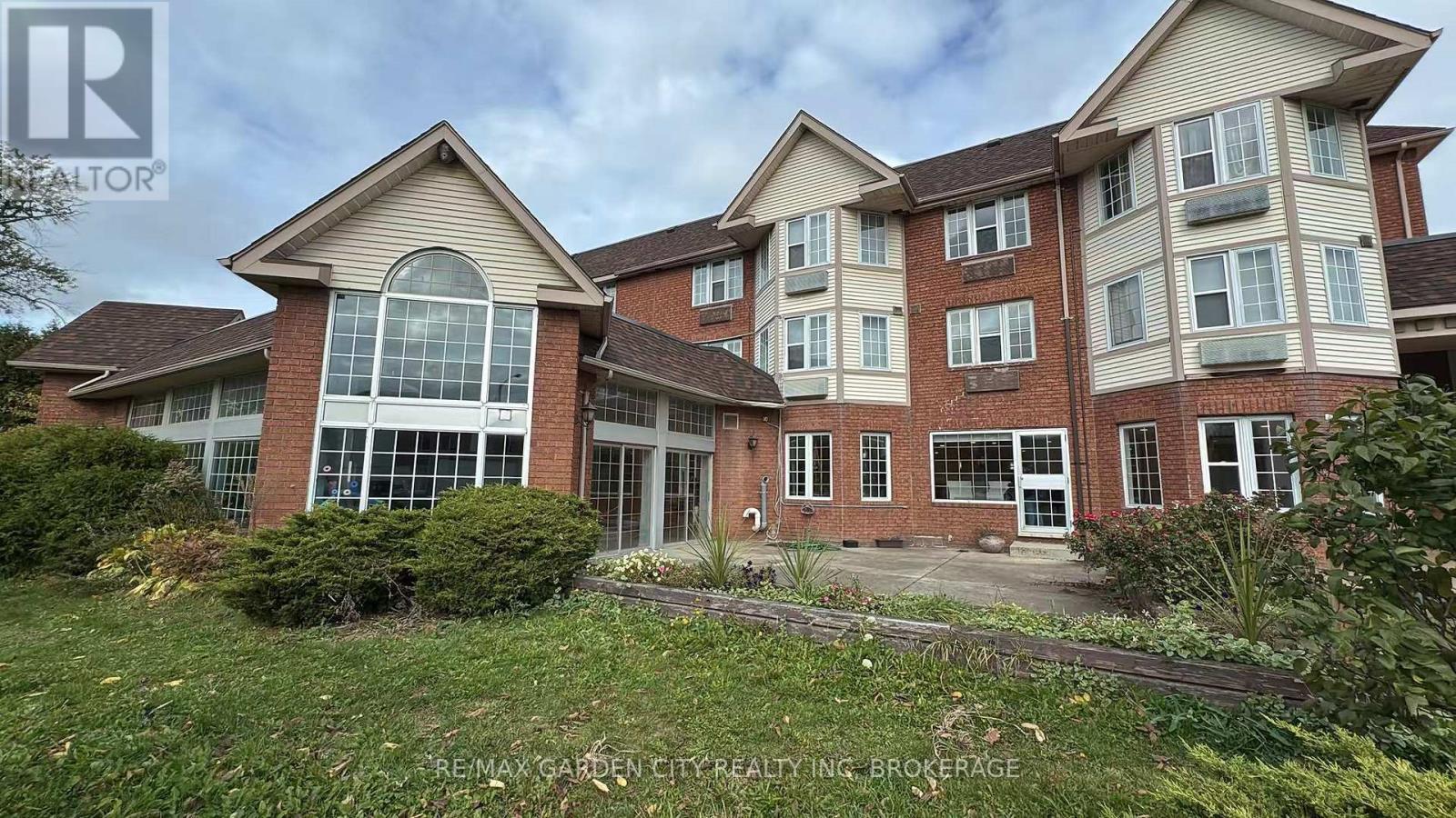 Commercial Unit - 7737 Lundy's Lane, Niagara Falls, Ontario  L2H 1H3 - Photo 26 - X12496902