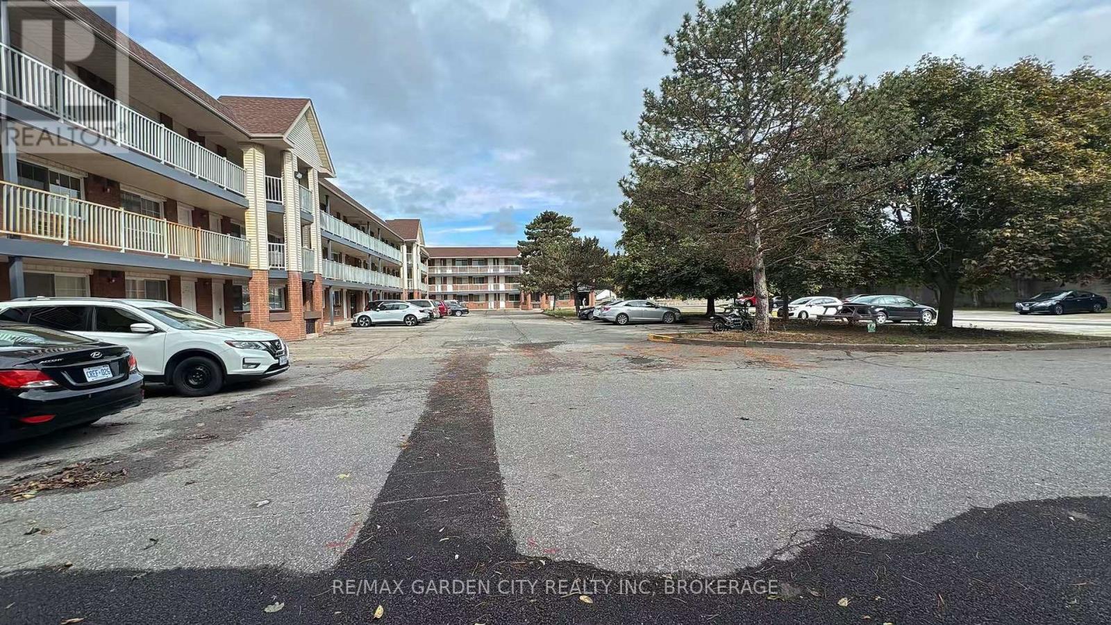 Commercial Unit - 7737 Lundy's Lane, Niagara Falls, Ontario  L2H 1H3 - Photo 28 - X12496902