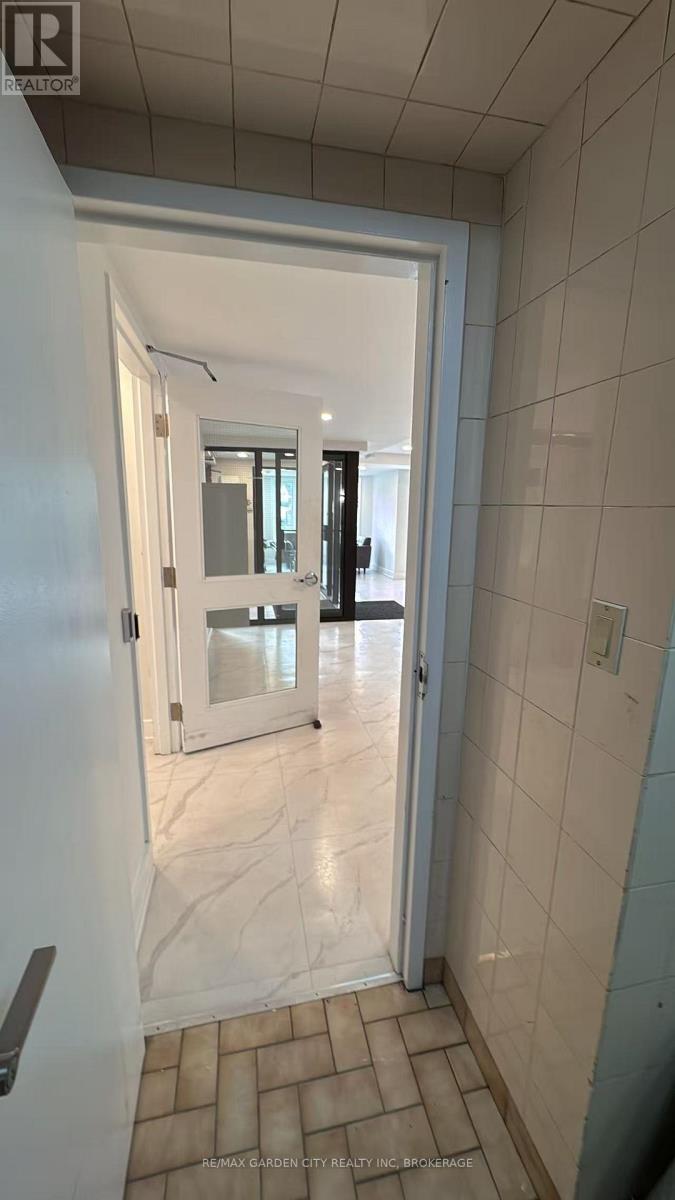 Commercial Unit - 7737 Lundy's Lane, Niagara Falls, Ontario  L2H 1H3 - Photo 7 - X12496902