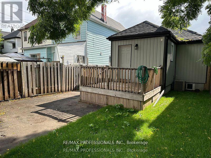 Upper - 167.5 Grosvenor Avenue N, Hamilton, Ontario  L8L 7S1 - Photo 10 - X12496824