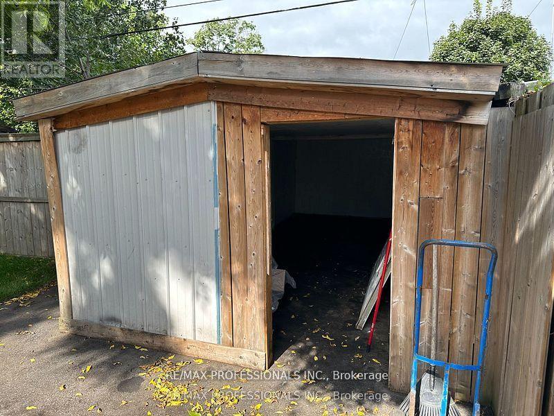 Upper - 167.5 Grosvenor Avenue N, Hamilton, Ontario  L8L 7S1 - Photo 12 - X12496824