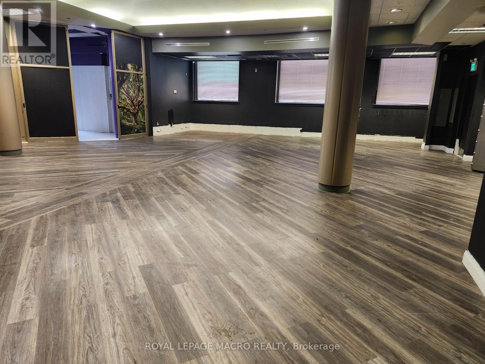 4365 Queen Street, Niagara Falls, Ontario  L2E 2K9 - Photo 10 - X12496828