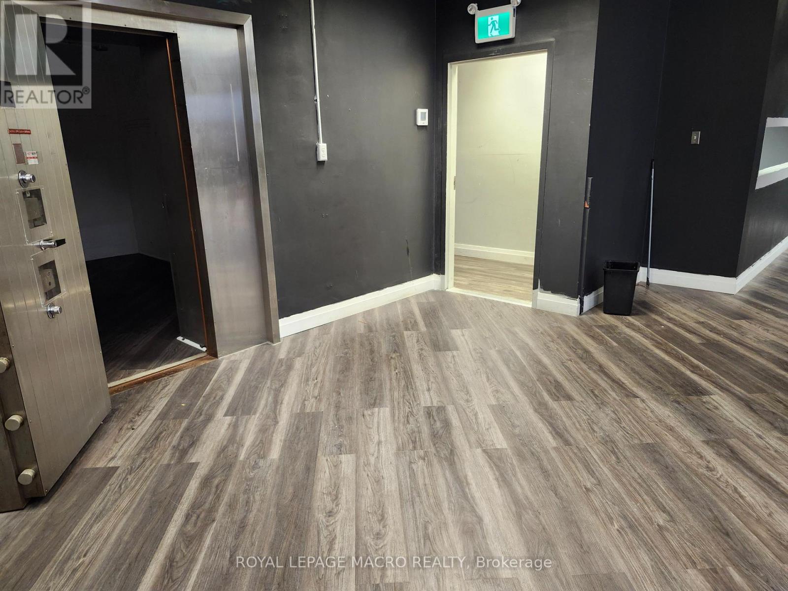 4365 Queen Street, Niagara Falls, Ontario  L2E 2K9 - Photo 13 - X12496828