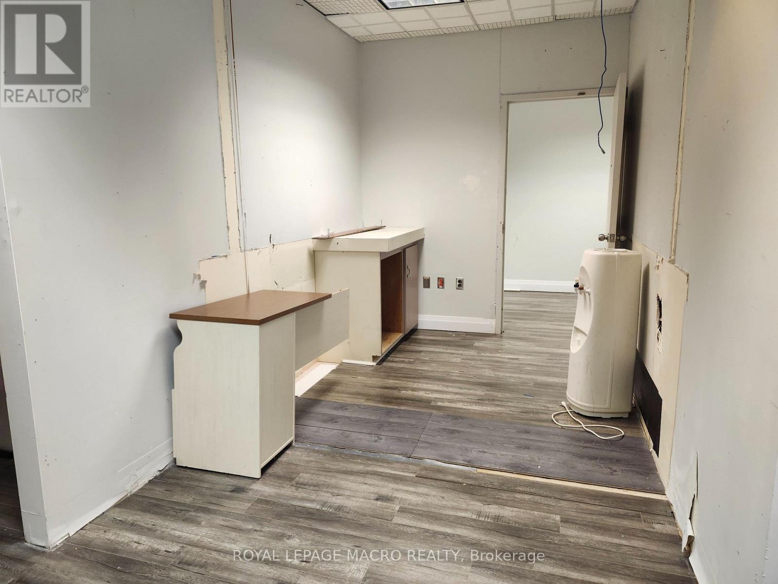 4365 Queen Street, Niagara Falls, Ontario  L2E 2K9 - Photo 18 - X12496828