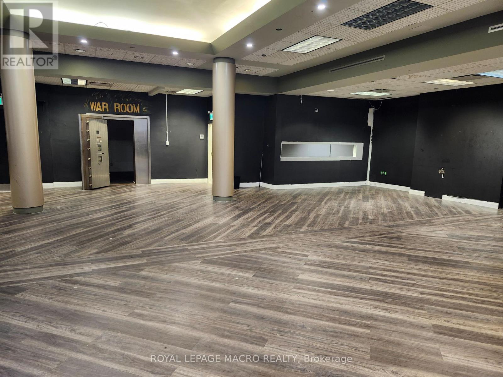 4365 Queen Street, Niagara Falls, Ontario  L2E 2K9 - Photo 6 - X12496828