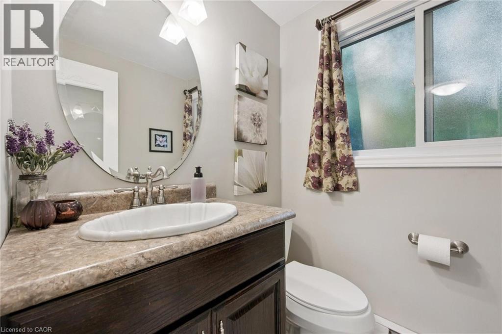 4 Berkley Place, Guelph, Ontario  N1E 1E6 - Photo 14 - 40784708